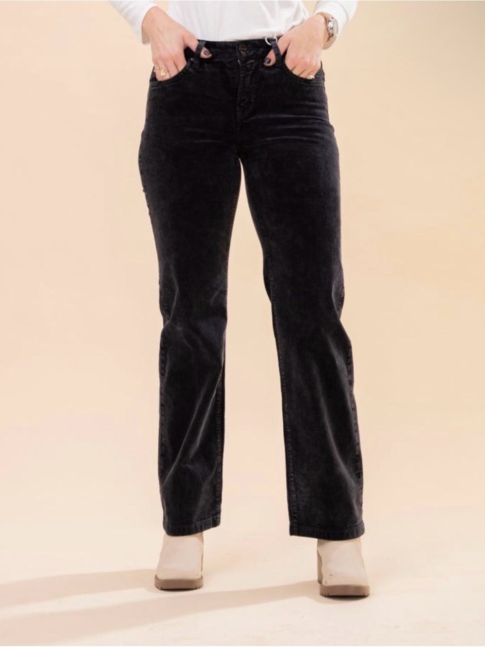 New Risen Tummy Control Mid Rise Straight
Leg Corduroy Pants-Midnight Sz 13/31